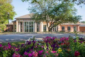 MacQueen Alumni Center