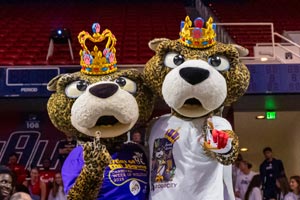 King Southpaw and Queen Pawla.