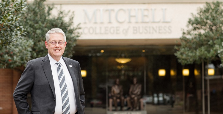 Dr. Bob Wood has been dean at the University of South Alabama Mitchell College of Business since 2014.