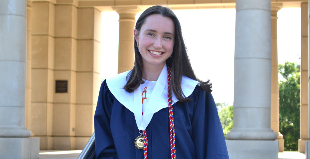 Julia Nelson receives 2024 Phi Kapp Phi Fellowship