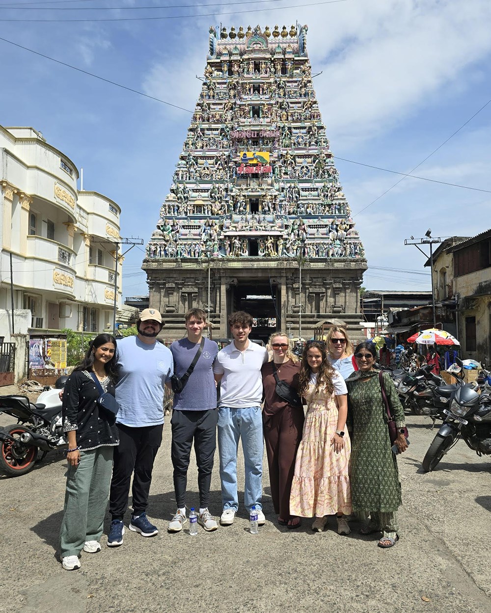 South Alabama Students in India in front of Temple